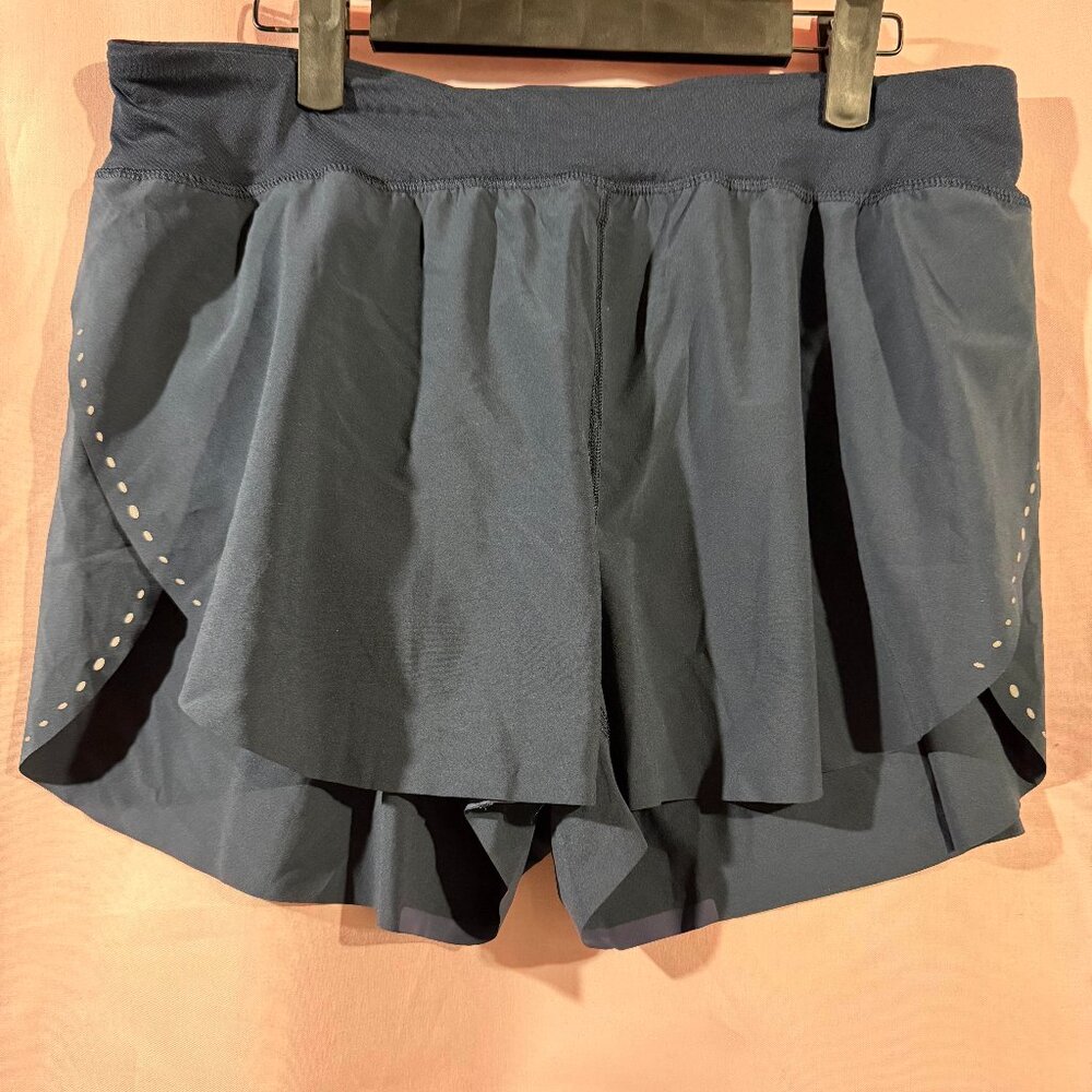 Lululemon navy blue fast and free short